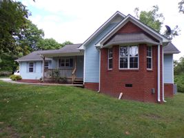 featured image of 1425 Hammerhill Rd #1