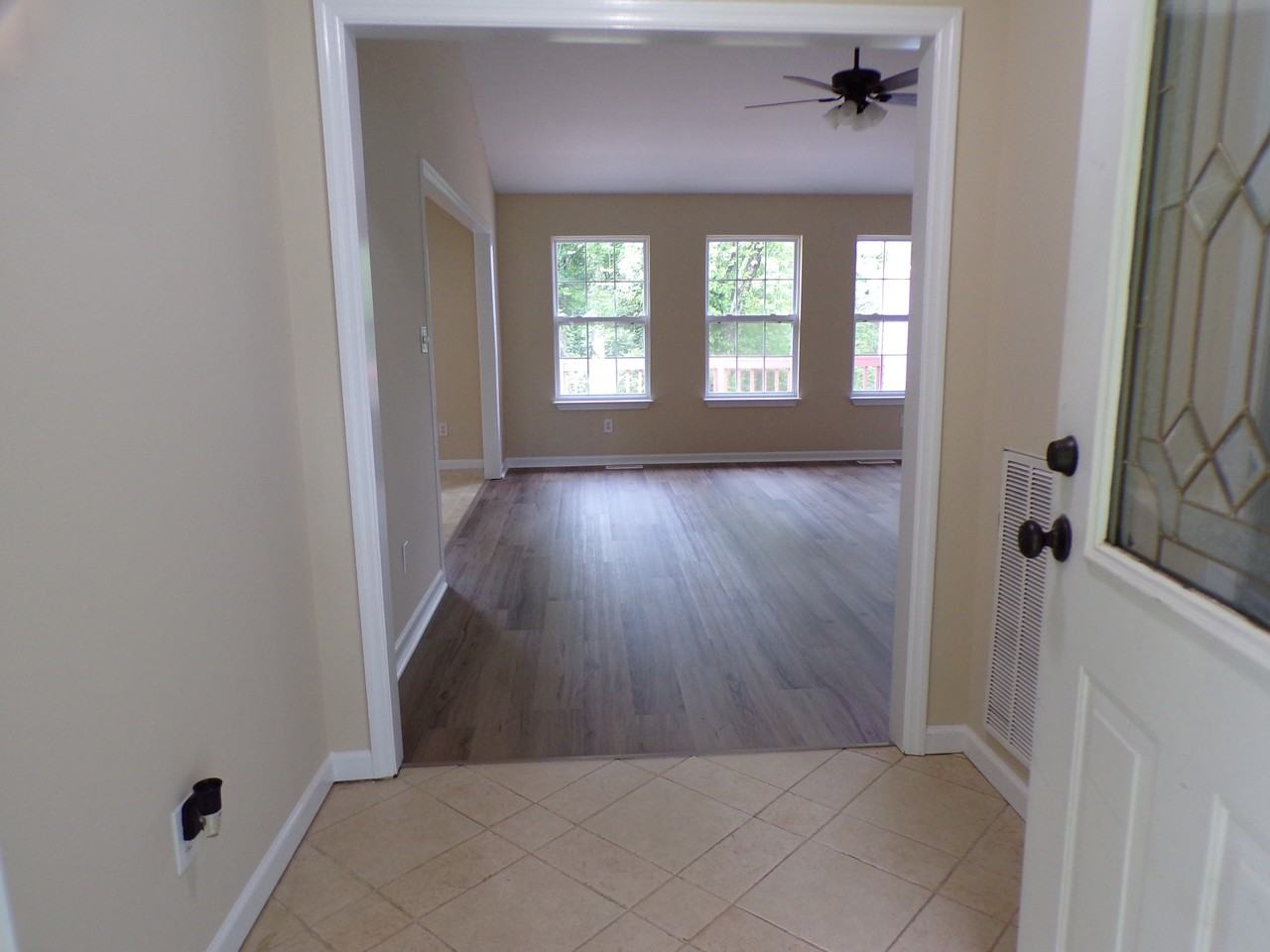 1425 Hammerhill Rd #1 - Photo 3 of 15