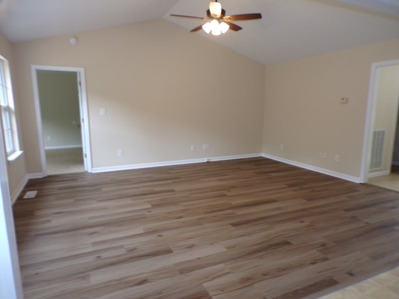 1425 Hammerhill Rd #1 - Photo 4 of 15