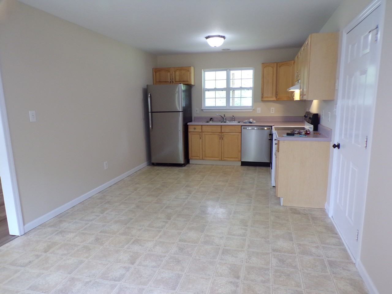 1425 Hammerhill Rd #1 - Photo 5 of 15