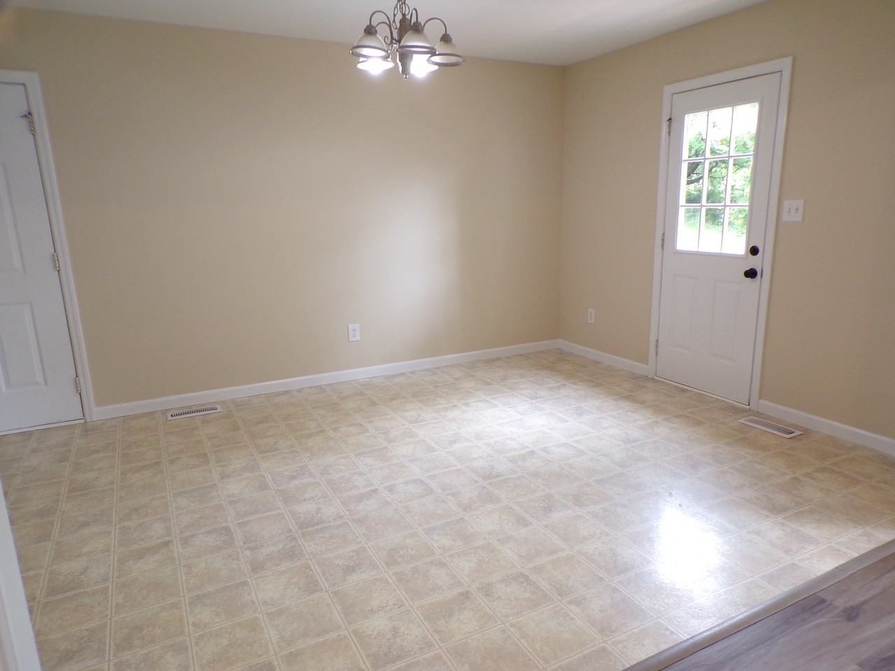1425 Hammerhill Rd #1 - Photo 6 of 15