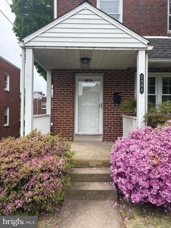 2804 Belmont Ave - Photo 4 of 39