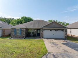 featured image of 2409 Crestview Ln