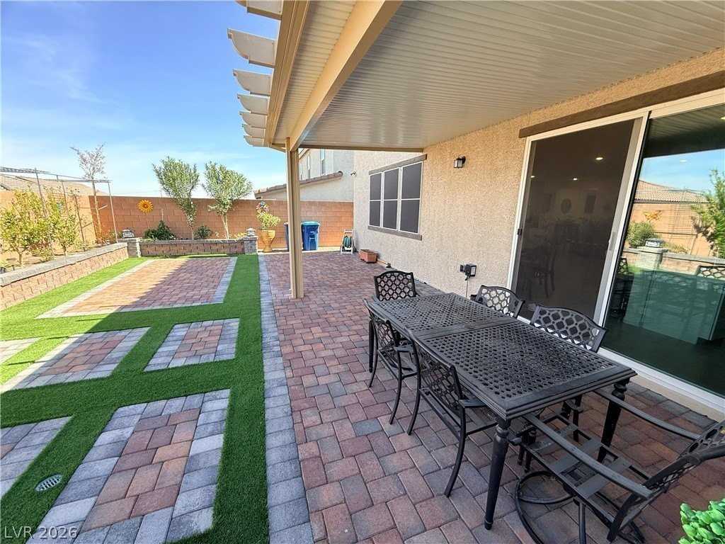 10854 Gentle Crest Ave - Photo 4 of 46