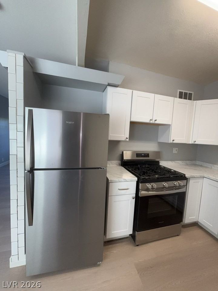 2400 S 15th St #1 - Photo 5 of 13