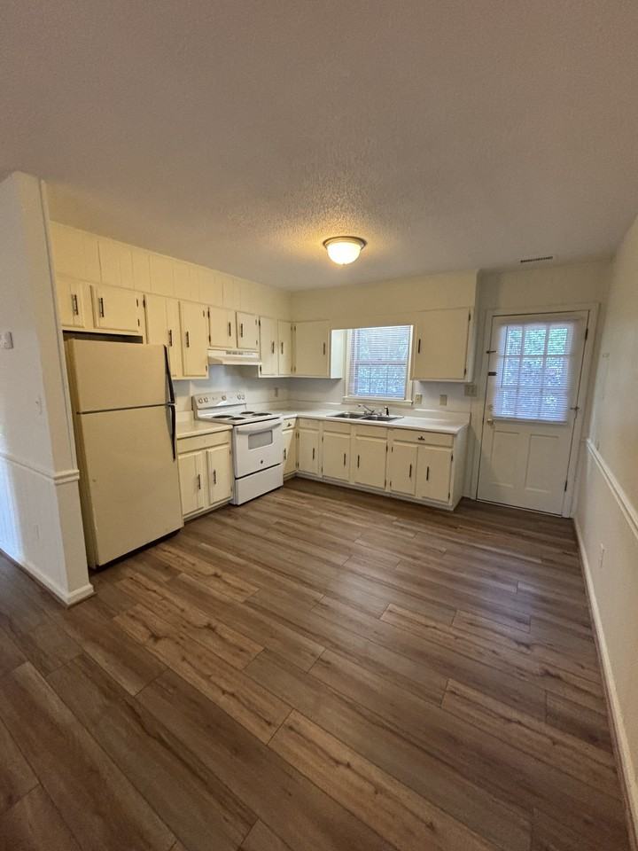 305 W Hill St #1 - Photo 3 of 16