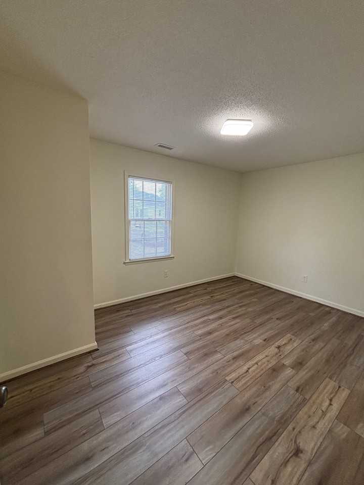 305 W Hill St #1 - Photo 5 of 16