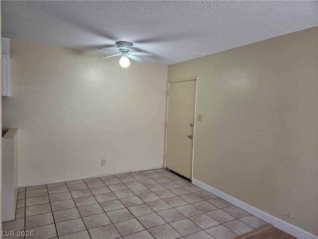 489 North Cir #4 - Photo 3 of 7