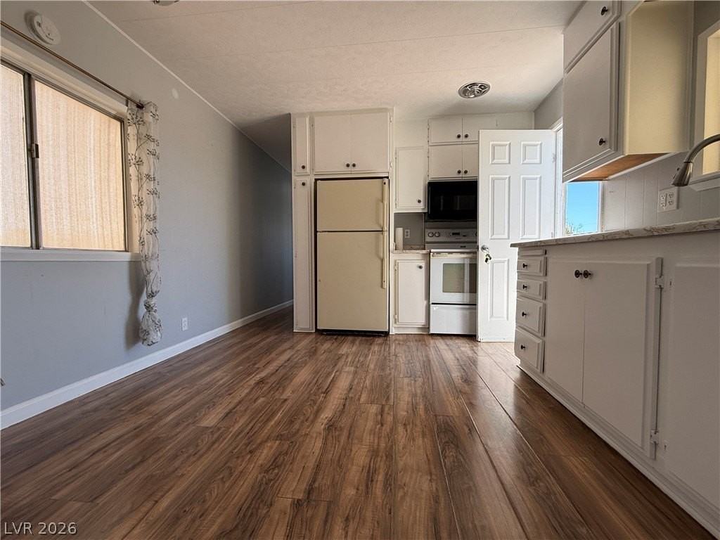 3731 E Mcgraw Rd - Photo 3 of 9