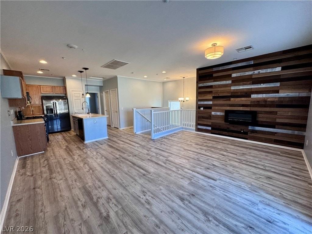 7809 Territorial St - Photo 3 of 38