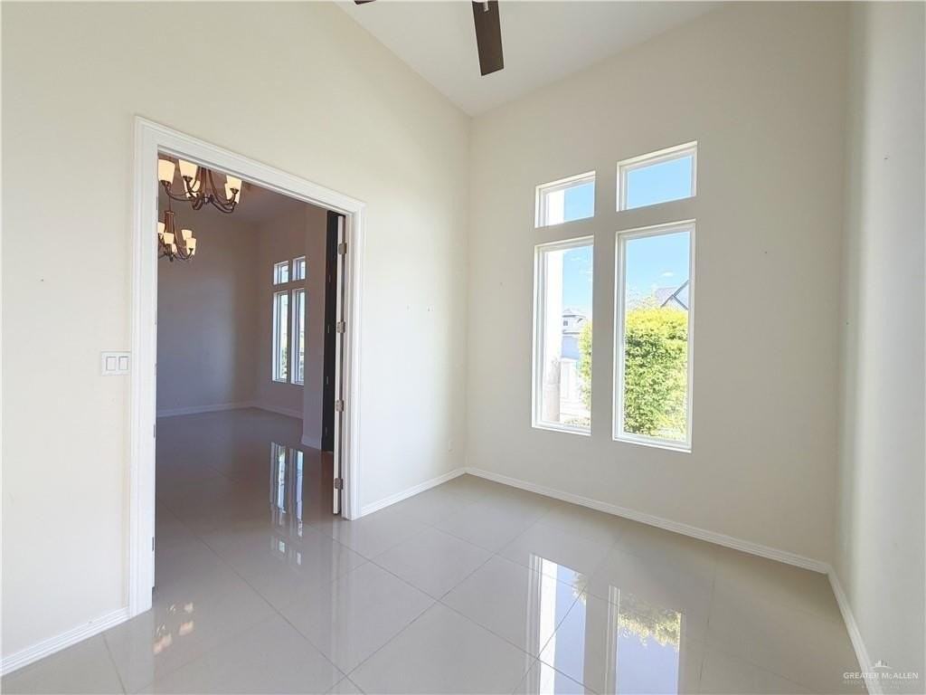 1100 W Fig Ave - Photo 4 of 17