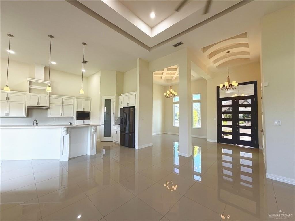 1100 W Fig Ave - Photo 5 of 17