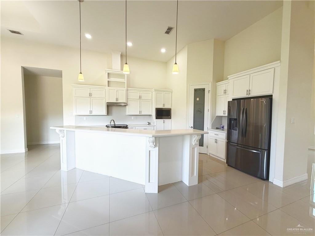1100 W Fig Ave - Photo 7 of 17