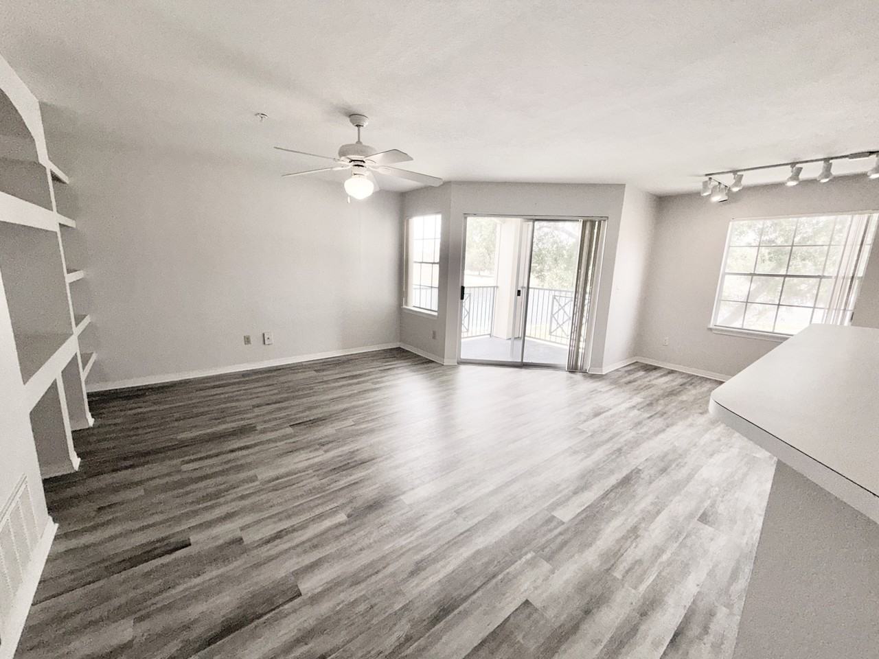 7310 Westpointe Blvd #1 - Photo 5 of 25