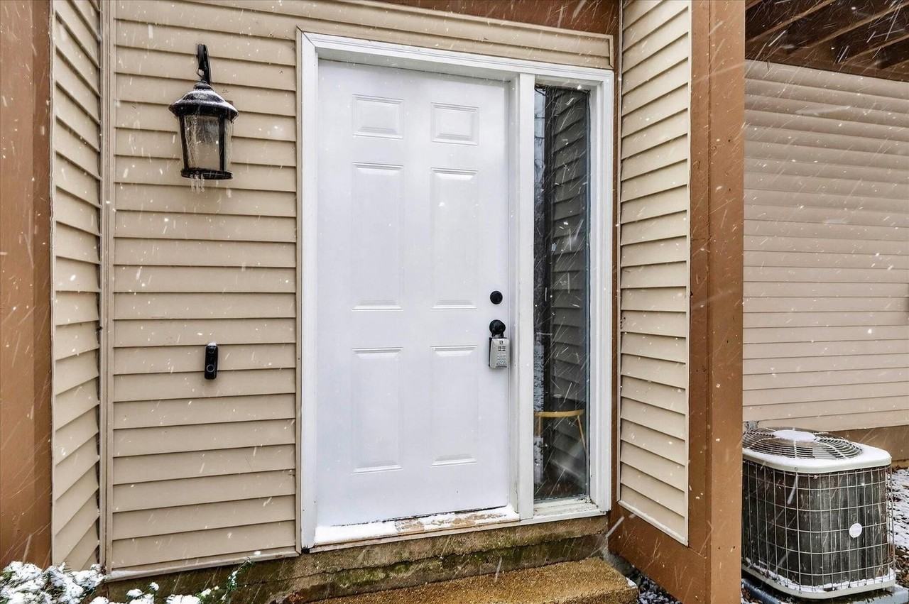 4870 Foxfire Trl - Photo 5 of 26