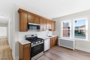 featured image of 1 Bay Ave #3