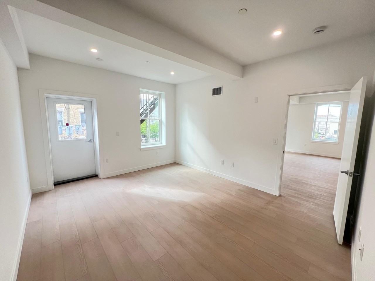 141 Christopher Columbus Dr #3 - Photo 7 of 29