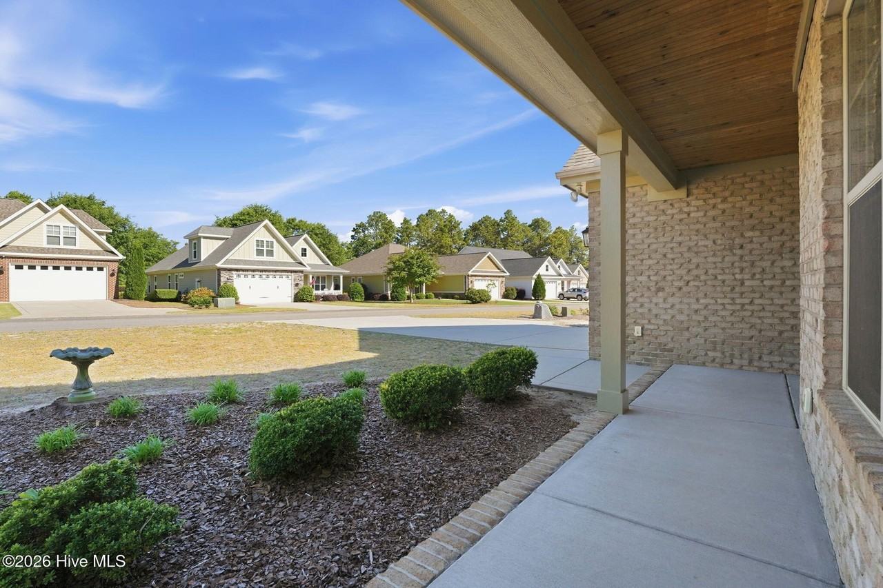 120 Heath Ct - Photo 3 of 48
