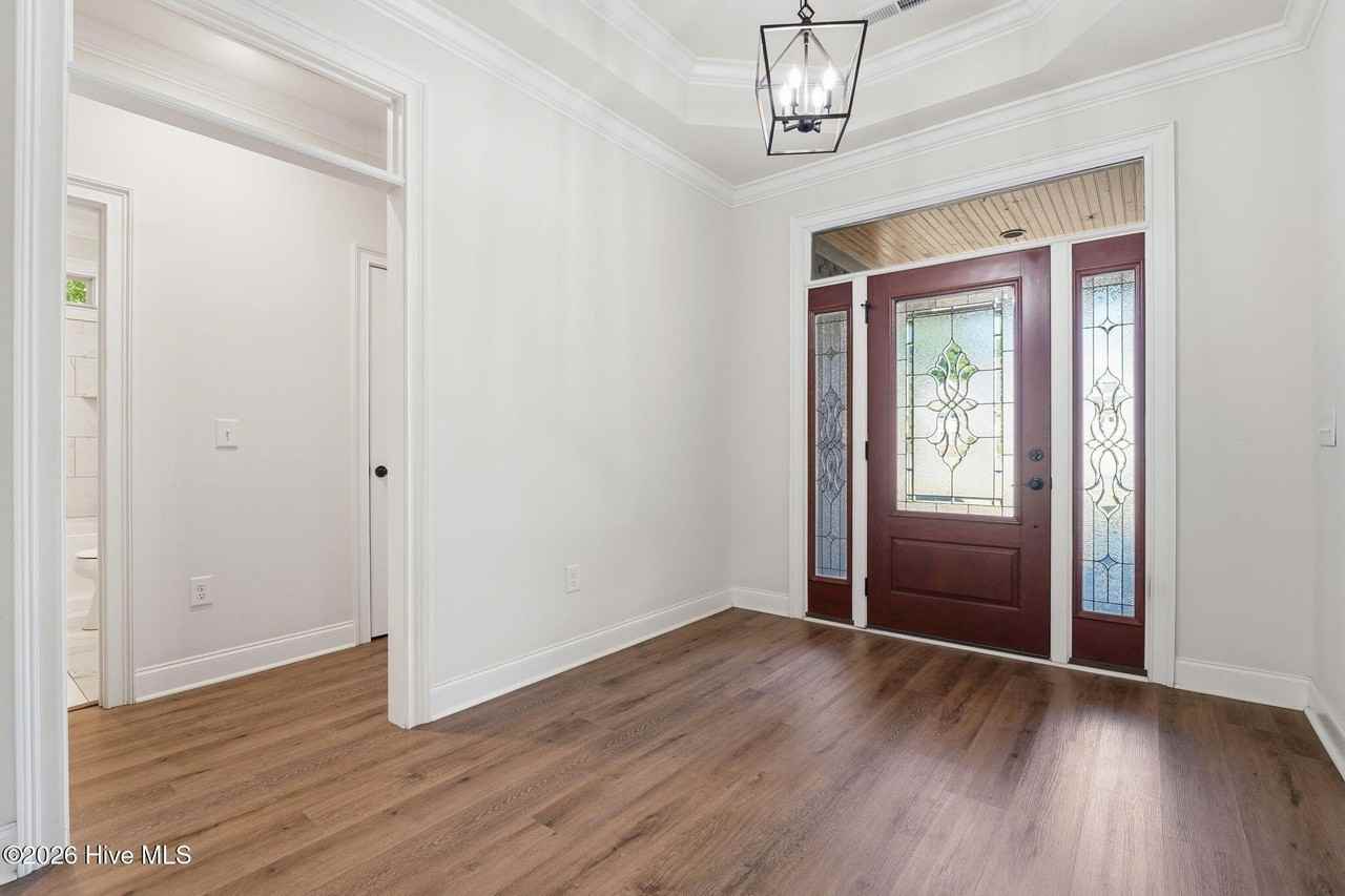 120 Heath Ct - Photo 5 of 48