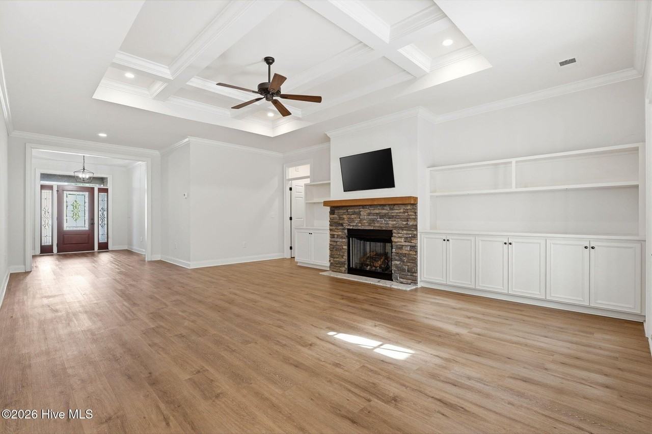 120 Heath Ct - Photo 7 of 48