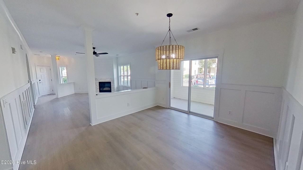 3902 Botsford Ct #101 - Photo 4 of 23