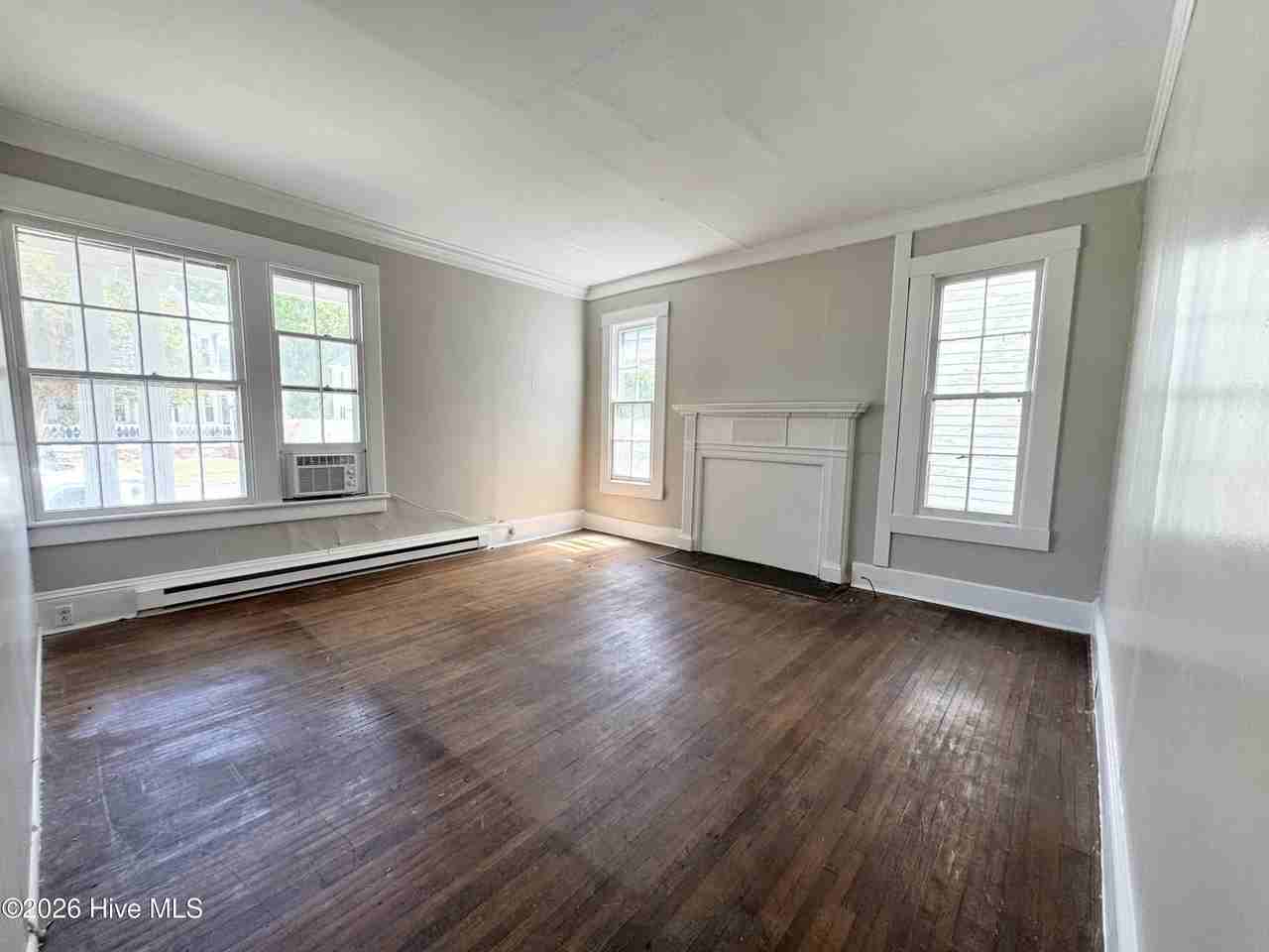 207 E Burgess St #A - Photo 3 of 8
