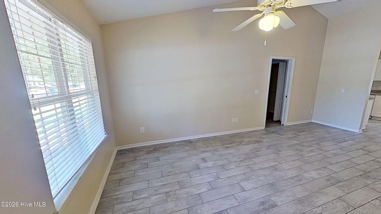 4222 Sunglow Dr - Photo 3 of 21