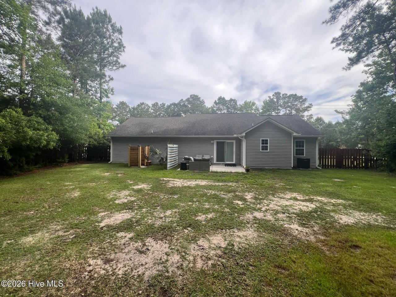 864 Old Folkstone Rd - Photo 3 of 29