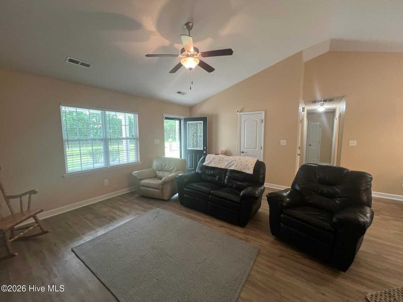 864 Old Folkstone Rd - Photo 6 of 29