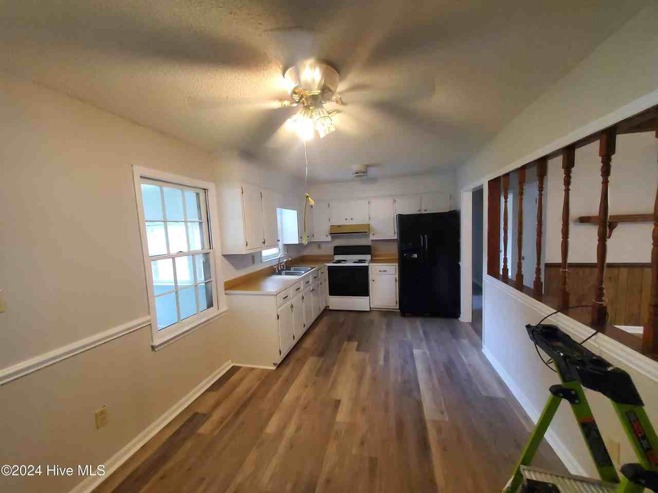 1847 Stanton Dr - Photo 7 of 19
