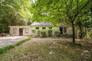featured image of 175 Habersham Way
