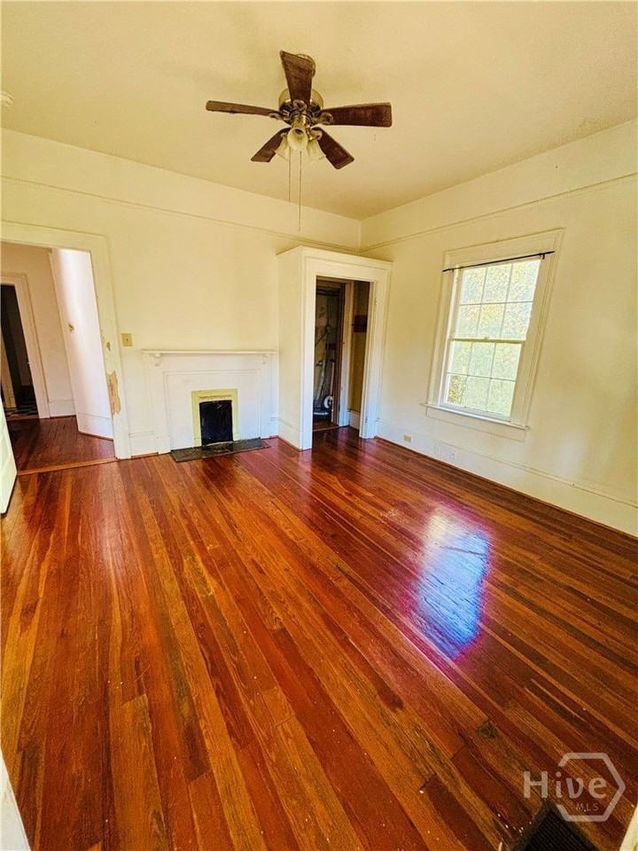 75 Arch St - Photo 5 of 17