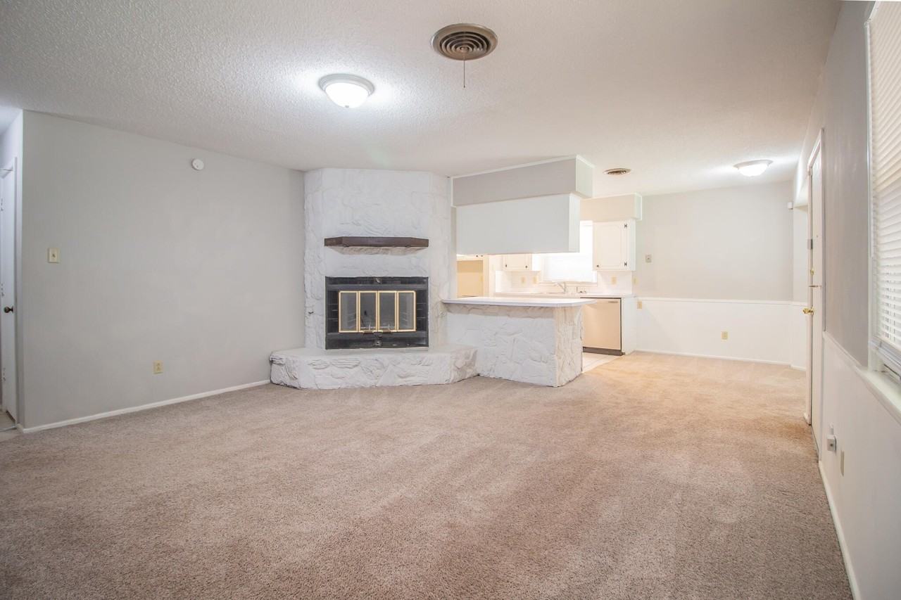 5404 48th St - Photo 4 of 16