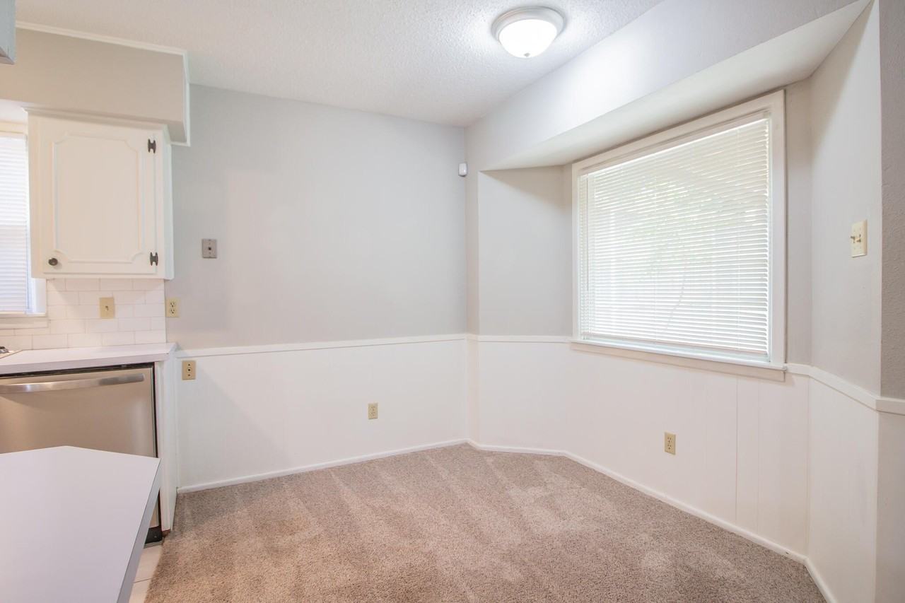 5404 48th St - Photo 6 of 16