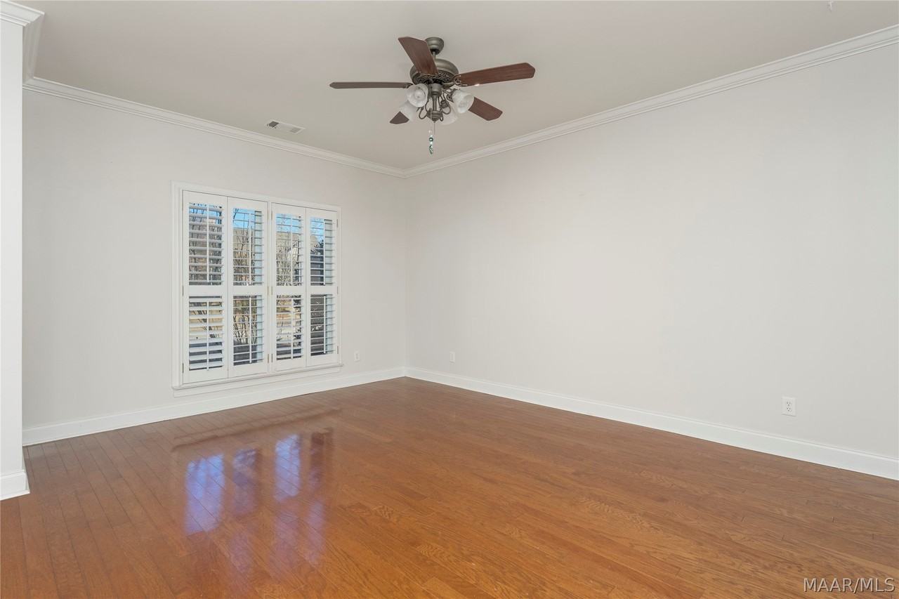5540 Ash Grove Cir - Photo 2 of 31