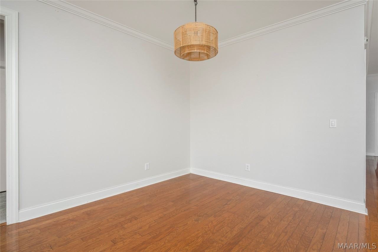 5540 Ash Grove Cir - Photo 5 of 31