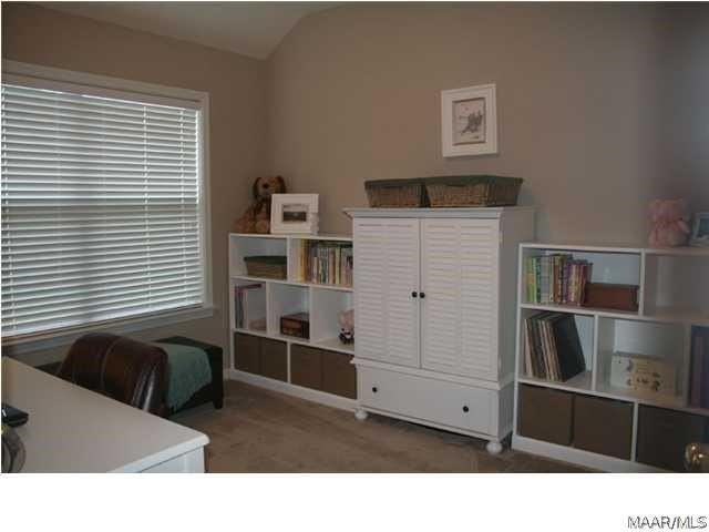 568 Glenmede Ln - Photo 3 of 15