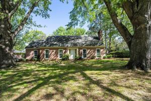 featured image of 2925 Fernway Dr