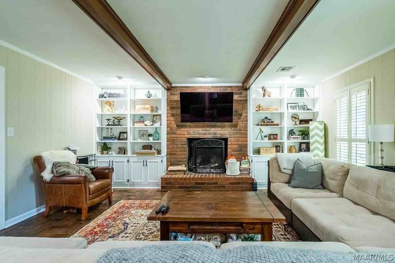 2925 Fernway Dr - Photo 2 of 37