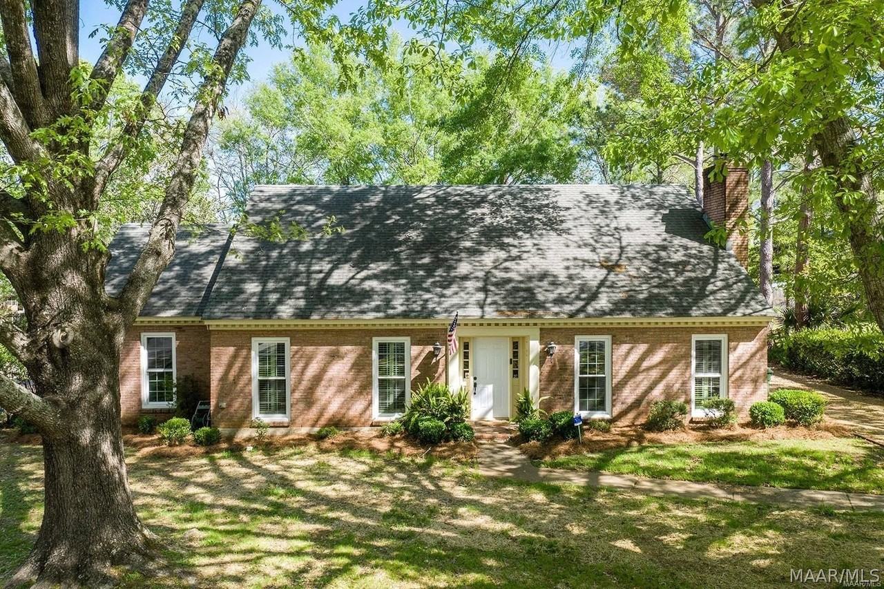 2925 Fernway Dr - Photo 3 of 37