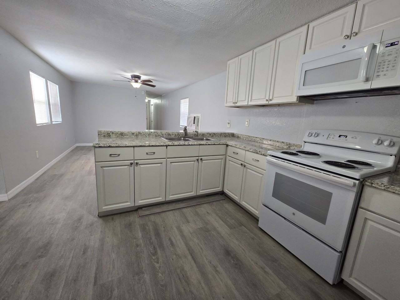 1871 Cactus Ct #1 - Photo 3 of 10