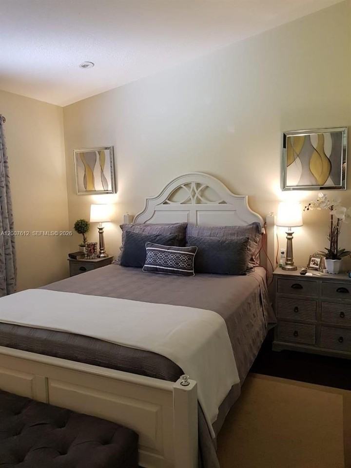 930 Ne 33rd Ter #202 - Photo 7 of 7