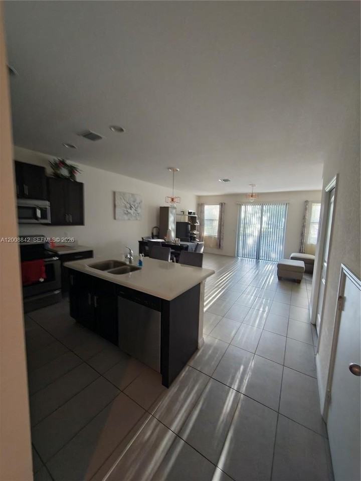 3329 Nw 11th Ave #3329 - Photo 6 of 50