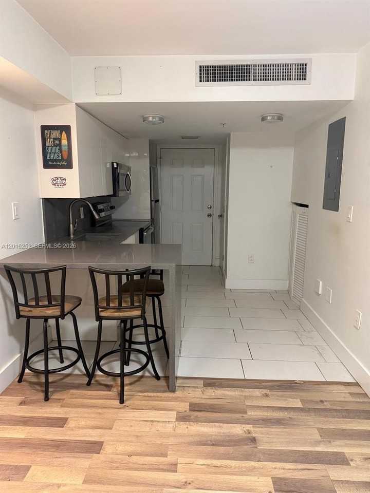 450 Sw 3rd St #8 - Photo 2 of 14