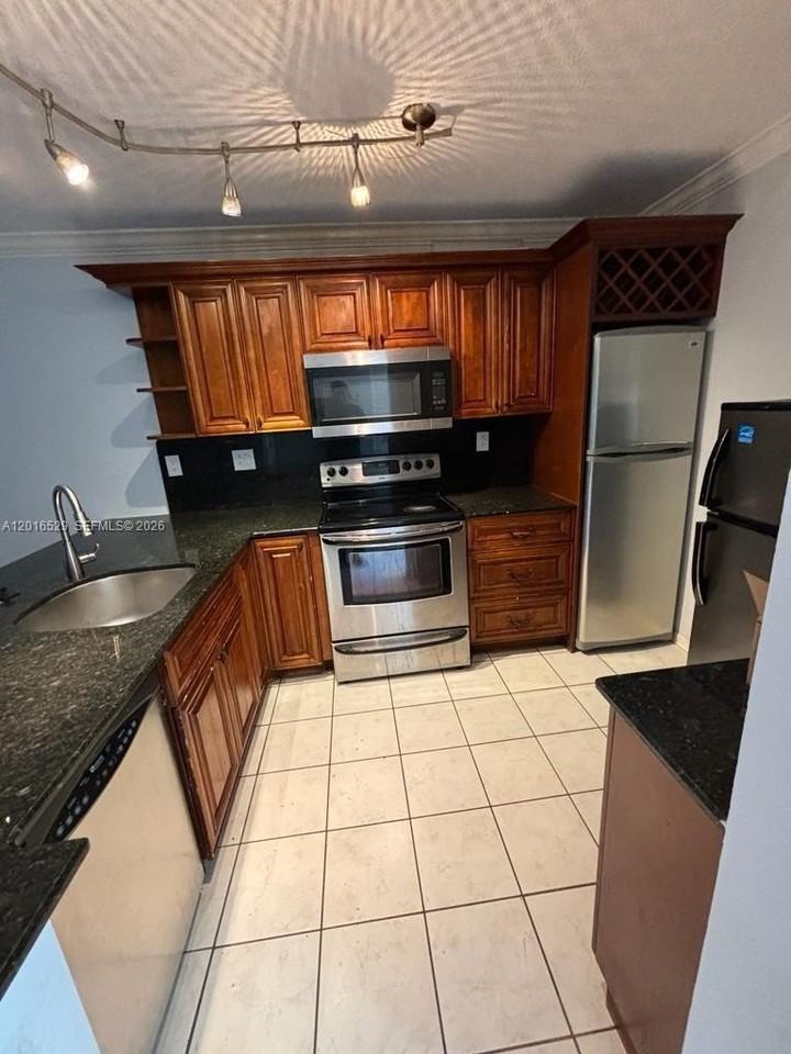 10329 Nw 11th St #201 - Photo 3 of 12
