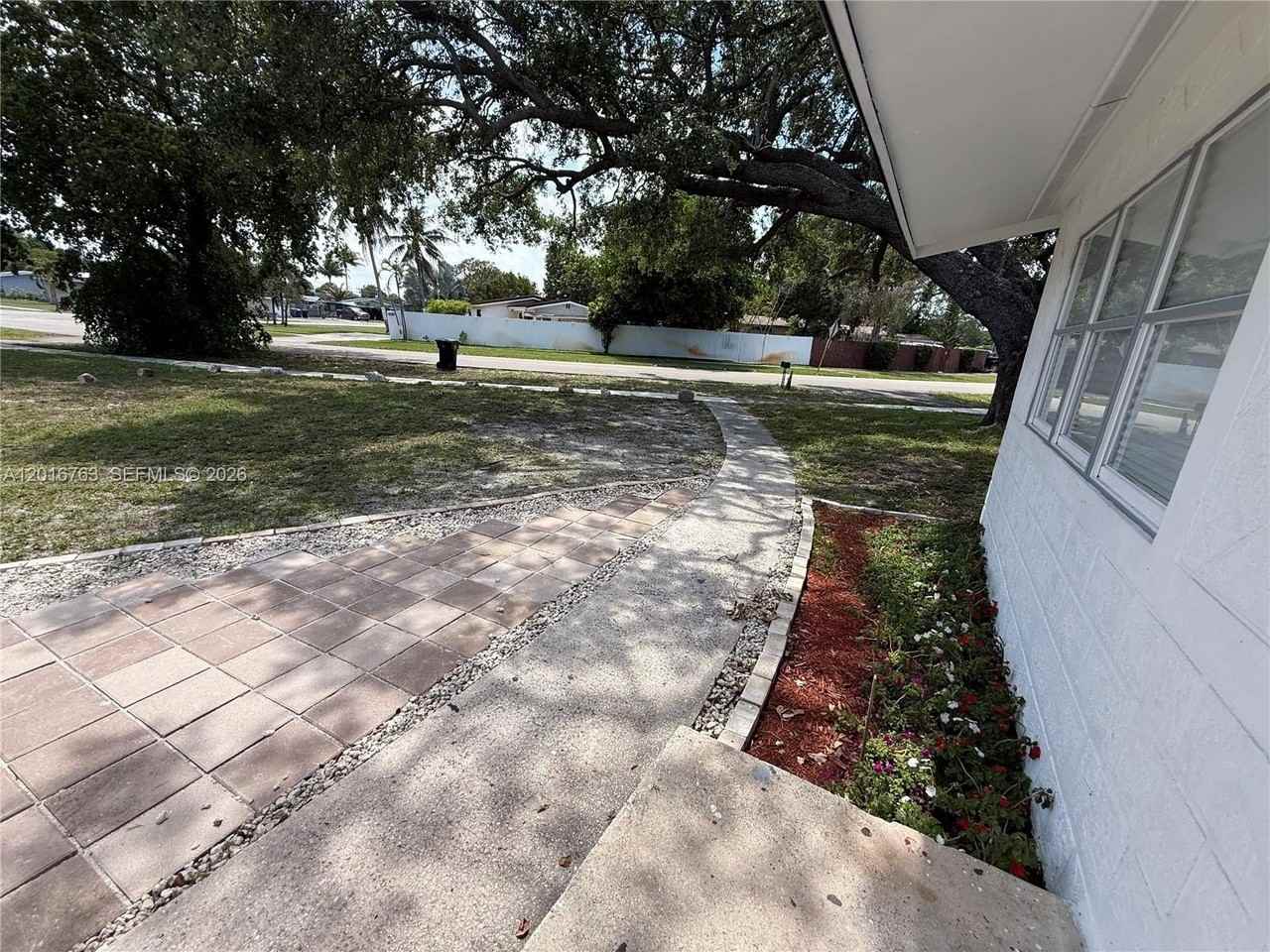1606 Nw 12th Ave - Photo 3 of 50