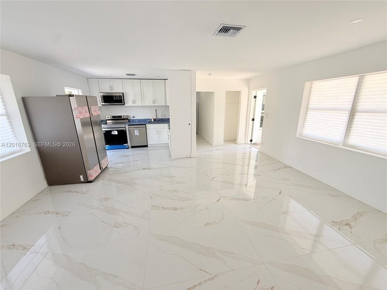 1606 Nw 12th Ave - Photo 4 of 50