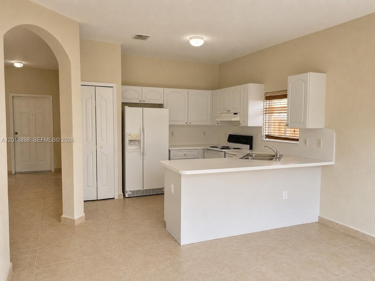 705 Se 13th Ter - Photo 4 of 15