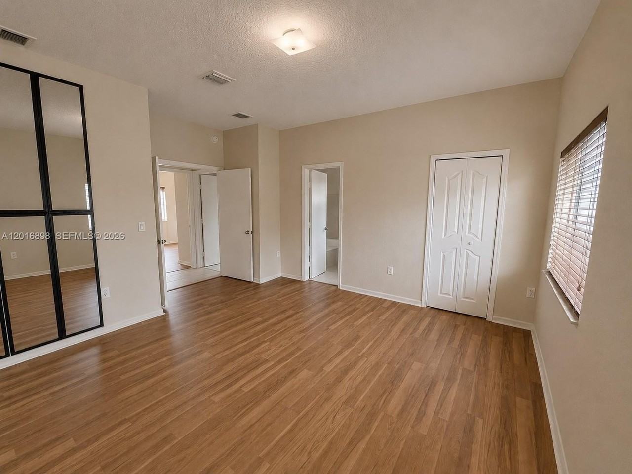 705 Se 13th Ter - Photo 5 of 15
