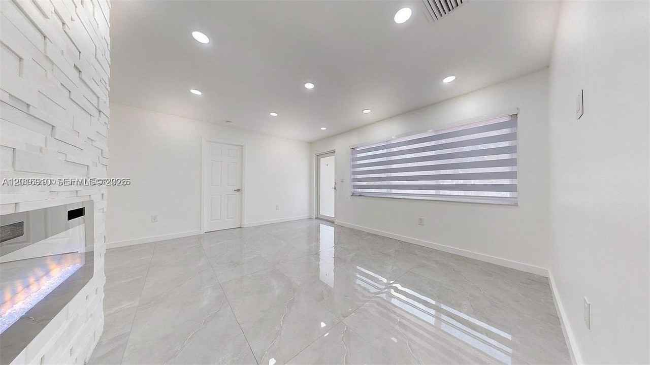 15704 Sw 302nd Ter #15704 - Photo 3 of 26
